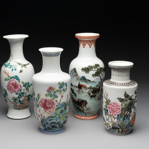 Four various Chinese famille rose vases, Qianlong mark, 20th C. — photo 1