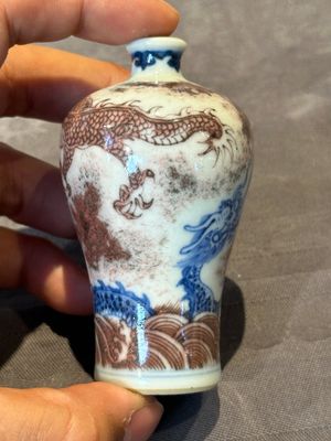 Four various Chinese porcelain snuff bottles, 19th C. — foto 3