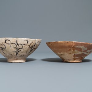 Four various Islamic pottery bowls, Safavid and Raqqa, 14th C. and later — photo 6