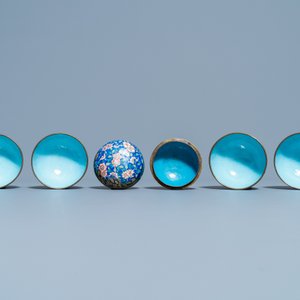 Four Vietnamese Phap Lam Hue enamel bowls and a box and cover, Minh Mang mark, 1820-1841 — 照片 6