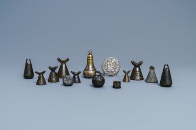 Fourteen bronze weights, France, 16/18th C.