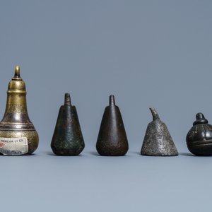 Fourteen bronze weights, France, 16/18th C. — 照片 11