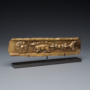 Fragment d'autel en cuivre doré, Tibet, 17ème — photo 1