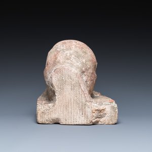 Fragment de corbeau en pierre sculptée figurant une tête de sainte aux traces de polychromie, Pays-Bas, 15ème — photo 6