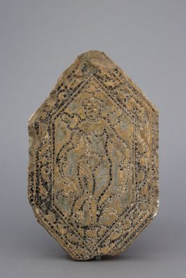 Franse middeleeuwse zeshoekige tegel, ca. 1520