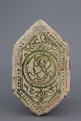 Franse middeleeuwse zeshoekige tegel, ca. 1520