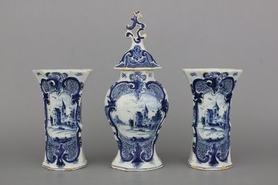 Garniture 3 pièces en faïence de Delft, bleu et blanc, 18e
