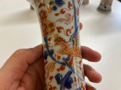 Garniture de cinq vases en porcelaine de Chine de style Imari à décor de phénix, Kangxi/Yongzheng — photo 6