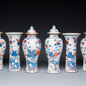 Garniture de six vases en porcelaine de Chine de style Imari à décor floral, Kangxi — photo 1