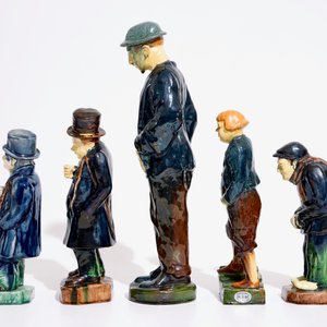 Gilbert Monteyne (1939-), 8 figures en poterie flamande, 20ème — photo 3