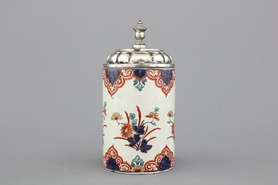 Gobelet cylindrique couvert en argent, en faïence de Delft doré, 18e