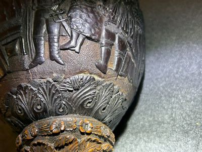 Gobelet de mariage en noix de coco et corozo sculpté, colonies espagnoles, probablement Cuzco, Pérou, 17ème — photo 4
