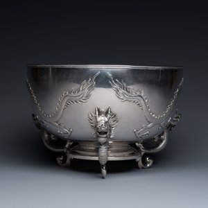 Grand bol en argent reposant sur trois pieds en forme de dragons, marque de Kun He, Shanghai, Chine, 19/20ème — photo 5