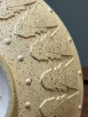 Grand bol en grès de Yixing à décor en relief, marque de Qianlong, Chine, 18/19ème — photo 7