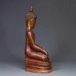 Grand bouddha en bhumisparsha mudra en laque doré, Birmanie, 19/20ème — photo 2
