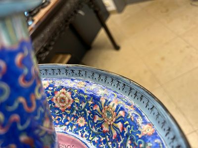 Grand bougeoir en émaux de Canton sur fond bleu à décor de 'Shou', Chine, Qianlong/Jiaqing — photo 22