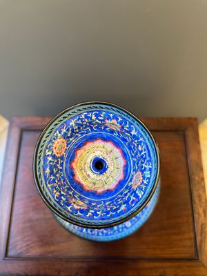 Grand bougeoir en émaux de Canton sur fond bleu à décor de 'Shou', Chine, Qianlong/Jiaqing — photo 5