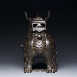 Grand brûle-parfum couvert en bronze en forme de luduan, Chine, Ming — photo 2