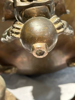 Grand brûle-parfum couvert sur socle en bronze à décor de six lions, Chine, 19ème — photo 7