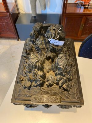 Grand brûle-parfum en bronze au couvercle à décor d'un paysage montagneux avec un dragon et d'autres animaux, Chine, Yuan — photo 5