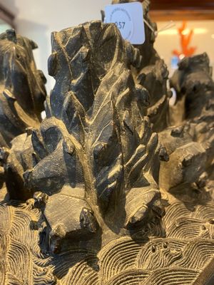 Grand brûle-parfum en bronze au couvercle à décor d'un paysage montagneux avec un dragon et d'autres animaux, Chine, Yuan — photo 7