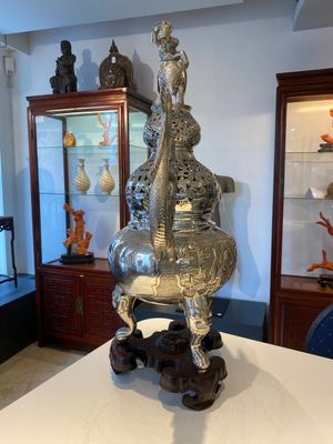 Grand brûle-parfum tripod en argent, marque Shanghai Xinfengxiang 上海新鳳祥, Chine, daté 1925 — photo 4