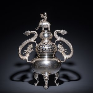 Grand brûle-parfum tripod en argent, marque Shanghai Xinfengxiang 上海新鳳祥, Chine, daté 1925 — photo 5