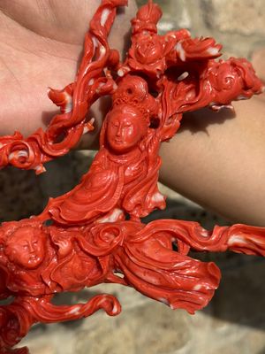 Grand groupe de déesses parmi des nuages en corail rouge sur socle en bois, Chine, 19/20ème — photo 6