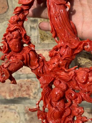 Grand groupe de déesses parmi des nuages en corail rouge sur socle en bois, Chine, 19/20ème — photo 7