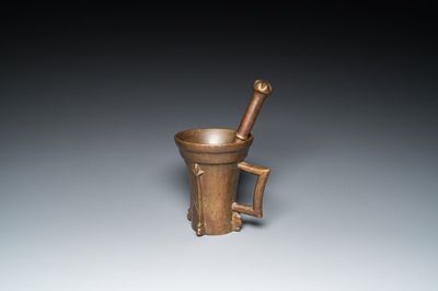 Grand mortier en bronze et son pilon, Nuremberg, Allemagne, 15ème