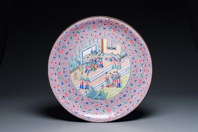 Grand plat en émaux de Canton à décor narratif, Chine, 19ème