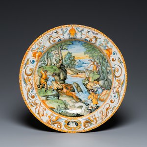 Grand plat en majolique italienne polychrome à décor d'une chasse aux cerfs, Urbino, atelier des Patanazzi, vers 1579 — photo 1