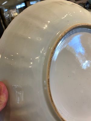 Grand plat en porcelaine de Chine famille verte à décor d'un couple européen dans une calèche, Kangxi — photo 10