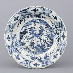 Grand plat en porcelaine de Swatow, Chine, dynastie Ming, 16e — photo 1