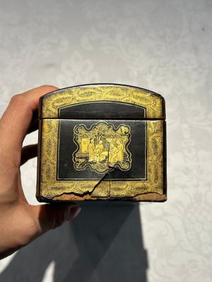 Grand plateau, trois boîtes et un éventail en laque noire et dorée, Canton, Chine, 19ème — photo 53