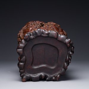 Grand pot à pinceaux en bois huanghuali sculpté à décor taoïste, Chine, 17/18ème — photo 7