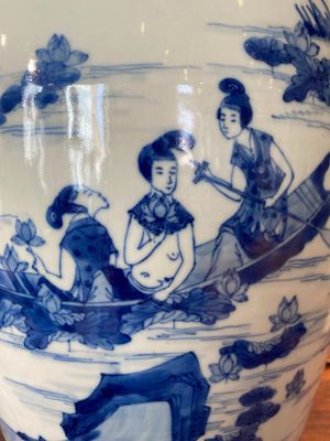 Grand pot couvert en porcelaine de Chine en bleu et blanc à décor narratif, 19ème — photo 5
