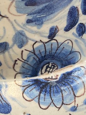 Grand pot de pharmacie de type albarello en majolique italienne en bleu, blanc et manganèse, probablement Savone, daté de 1767 — photo 12