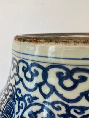 Grand pot en porcelaine de Chine en bleu et blanc à décor de caractères Shou, marque de Wanli mais probablement République — photo 18