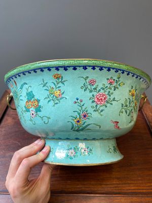 Grand récipient de cuisson en émaux de Canton à décor floral sur fond vert, Chine, 18ème — photo 15