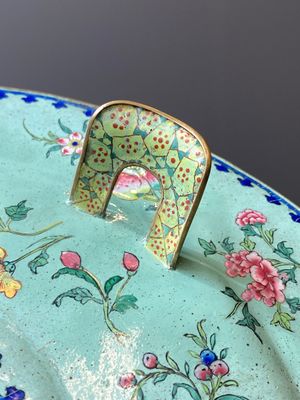Grand récipient de cuisson en émaux de Canton à décor floral sur fond vert, Chine, 18ème — photo 9