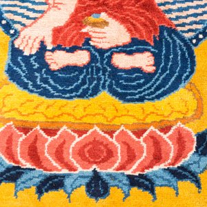 Grand tapis à décor du Bouddha de Médecine ou Bhaishajyaguru sur fond jaune, possiblement Ningxia, Chine, 19/20ème — photo 7
