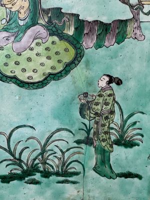 Grand vase de forme carrée en biscuit émaillé vert à décor du roman 'Les Trois Royaumes', Chine, 19ème — photo 12
