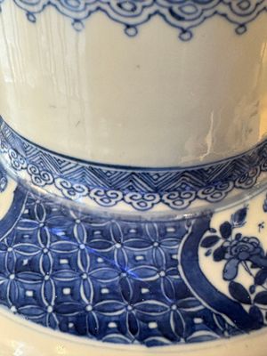 Grand vase de forme roulea en porcelaine de Chine en bleu et blanc à décor de 'Guo Ziyi 郭子儀拜壽', Kangxi — photo 23