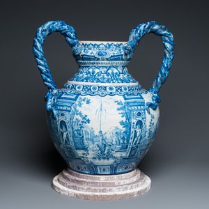 Grand vase en faïence de Delft en bleu et blanc à décor d'un manoir, 1er quart du 18ème — photo 3