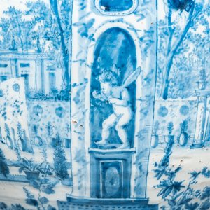 Grand vase en faïence de Delft en bleu et blanc à décor d'un manoir, 1er quart du 18ème — photo 10
