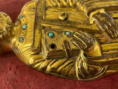 Grande applique de Saint-Antoine en cuivre doré et incrusté, Limoges, France, 13ème ou postérieur — photo 4