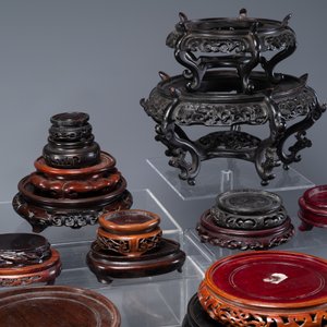 Grande collection de 54 socles variés en bois, Chine, 19/20ème — photo 6