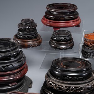 Grande collection de 54 socles variés en bois, Chine, 19/20ème — photo 7