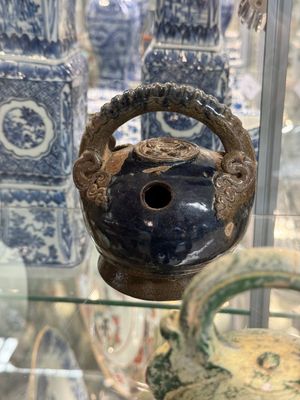 Grande collection de dix-neuf pots à chaux en grès, Vietnam, 14ème et postérieur — photo 25